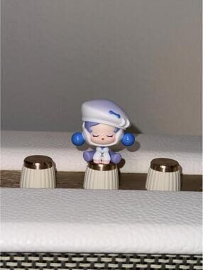 Pop Bean Skullpanda Meditator (Shanghai City limited Edition)